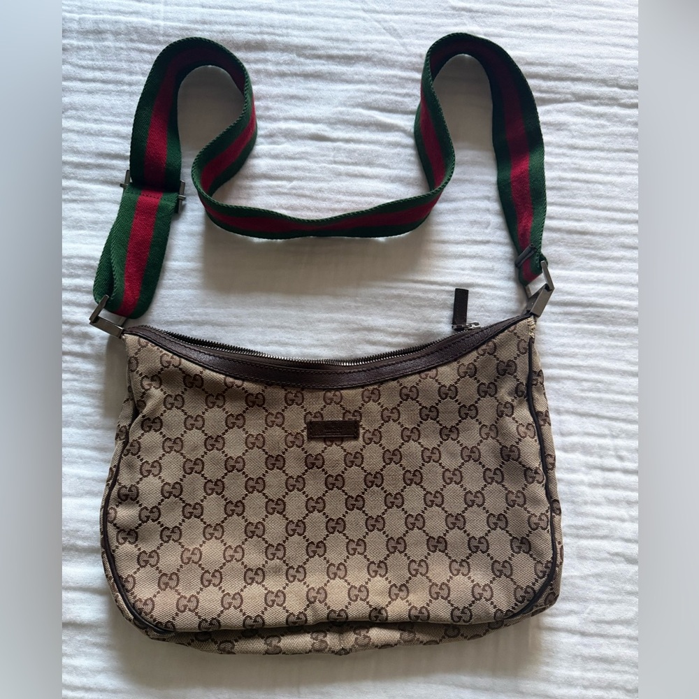 Vintage GUCCI Sherry crossbody in signature canvas fabric